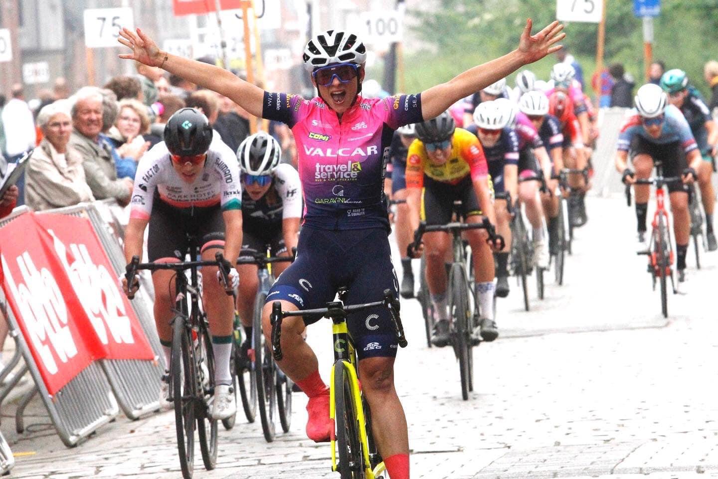 Chiara Consonni wint de 12de editie van Dwars door de Westhoek